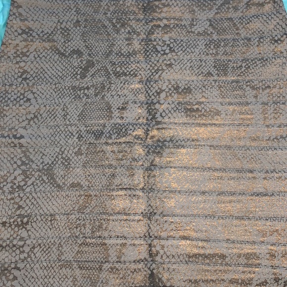 NWT Neutral Snake Skin Print Metalic Bodycon Skirt - Picture 2 of 13